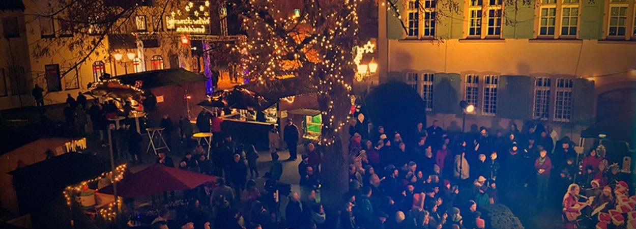 Weihnachtsmarkt Rathausplatz Gondelsheim